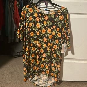 Lularoe nice professional but comfy t shirt. Brand new!
